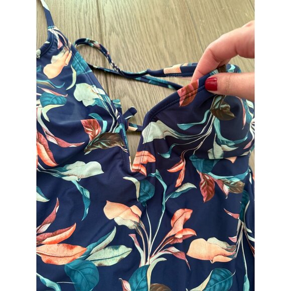 NWT Womens  Floral One-Piece Swimsuit With Adjustable Straps & Removable Cups - - Picture 4 of 9